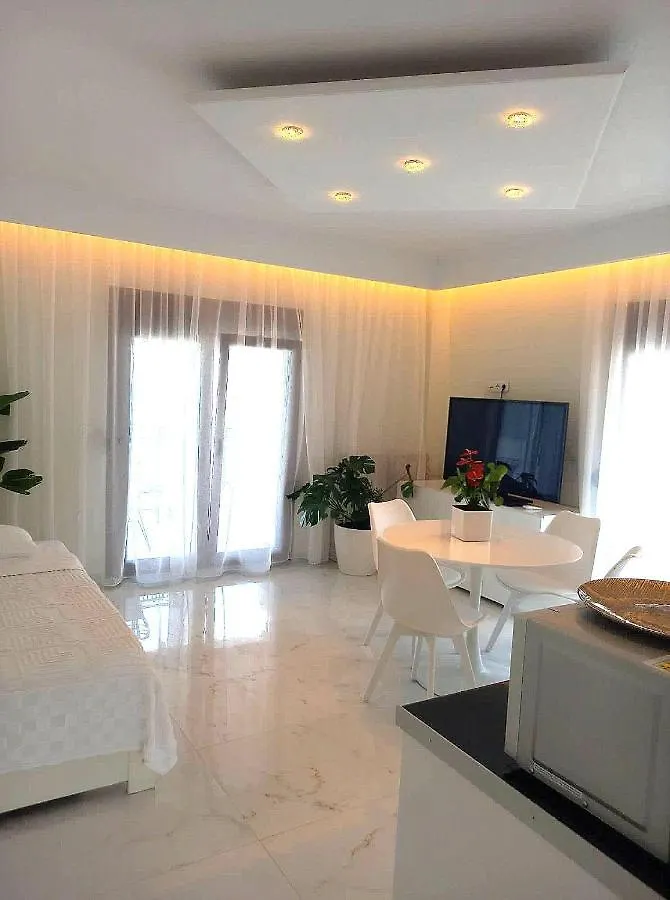 Lux Suite Sea Front Avra Pefkochori Apartment